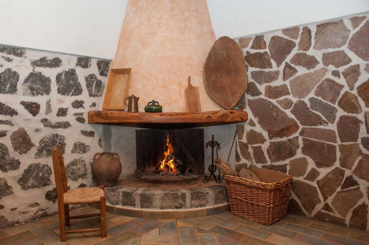 Sa Dommo De Sa Pietate Apartment Orosei Bagian luar foto
